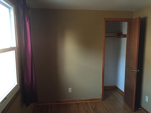 3rd image of 183 Sprucewood Dr