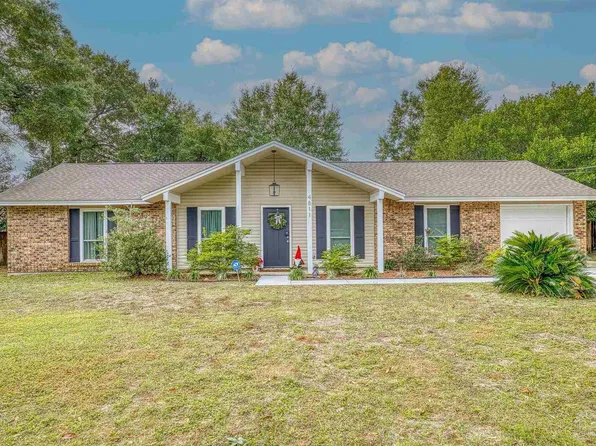 4811 Livingston Dr, Pensacola, FL 32504