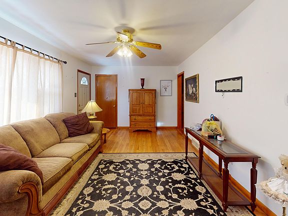 5th image of 117 E 25th Ave