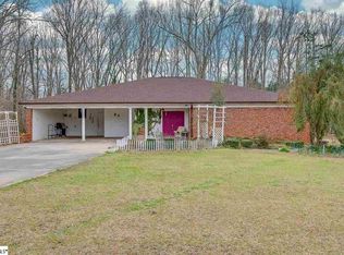 238 Spring Rd, Laurens, SC 29360