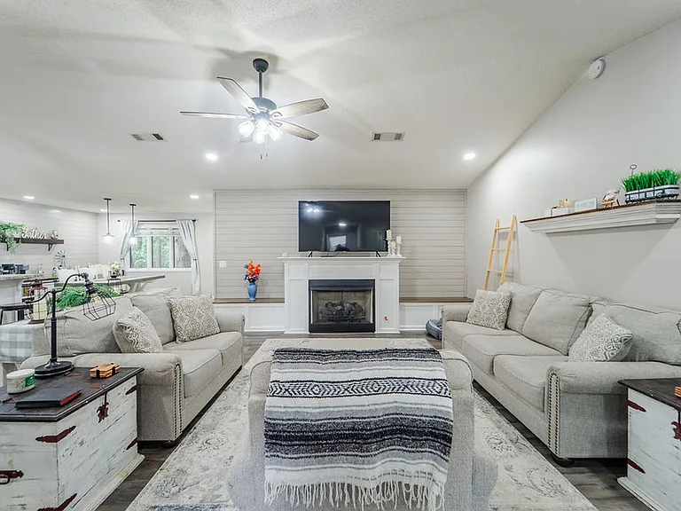 4 Huesca Ln — Photo 2