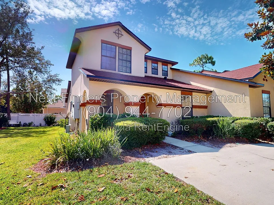 315 Redwood Ln