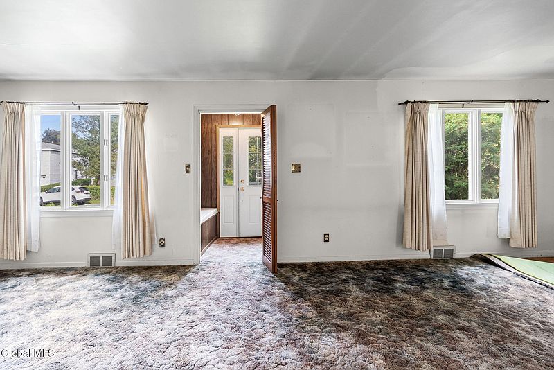 4th image of 141 Polsin Drive