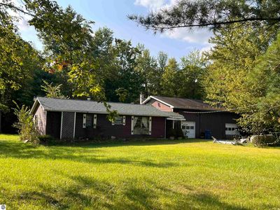 2190 S Coleman Rd, Shepherd, MI, 48883