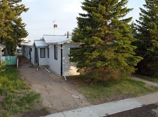 305 N 2nd Ave E, Hanna, AB T0J1P0