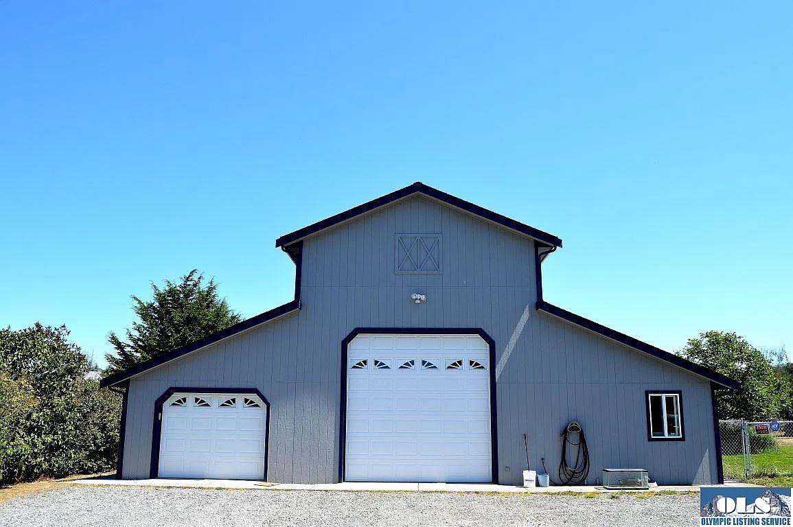 884 Heath Rd photo 1