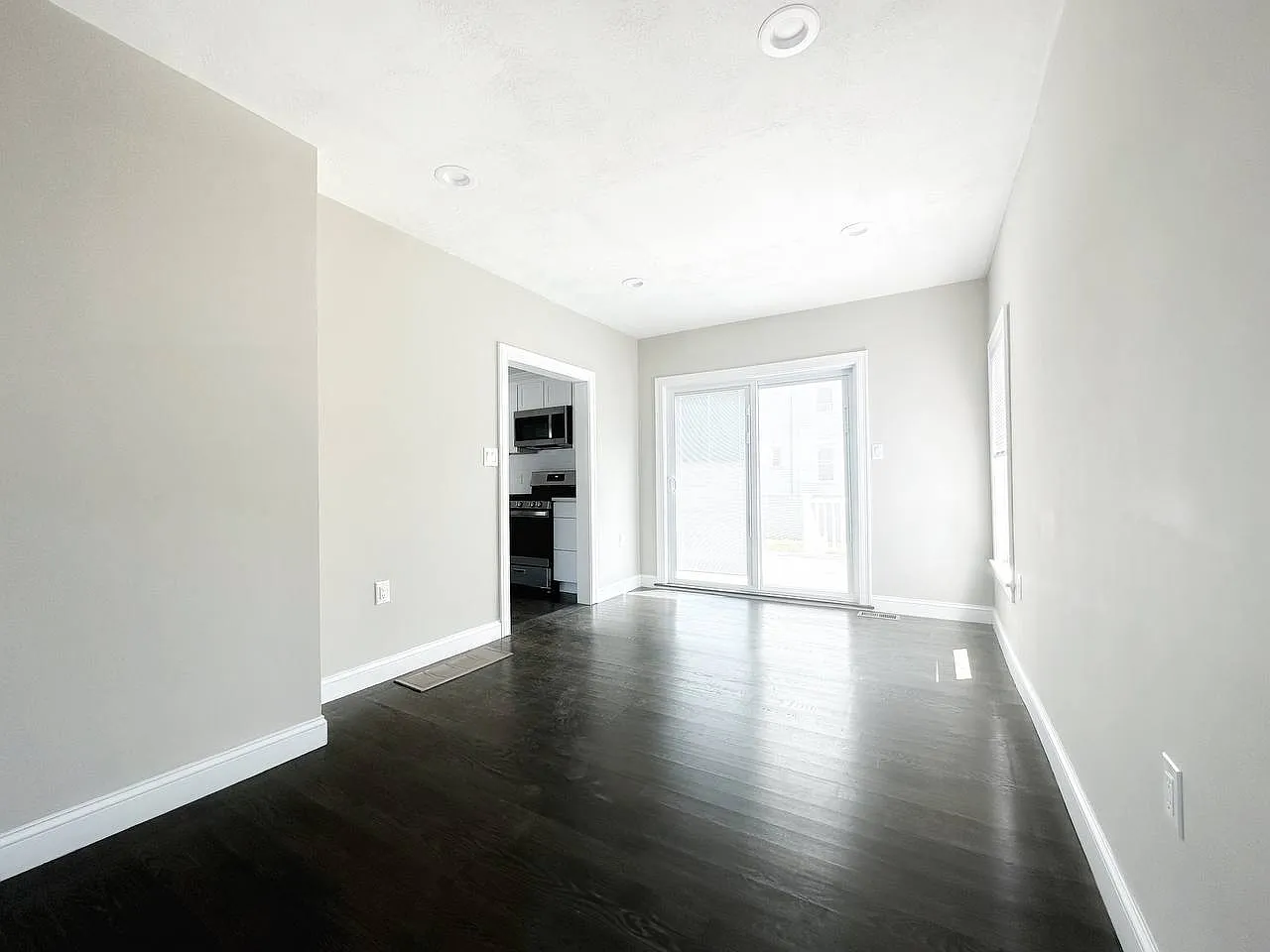 40 Linwood St — Photo 2
