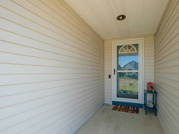 4th image of 2677 Hickory Nut Ln