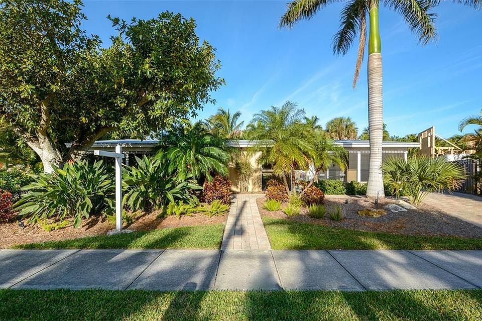 1st image of 5290 Avenida Navarra