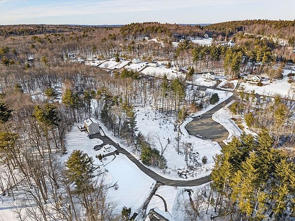 3rd image of 23 Clough Dr