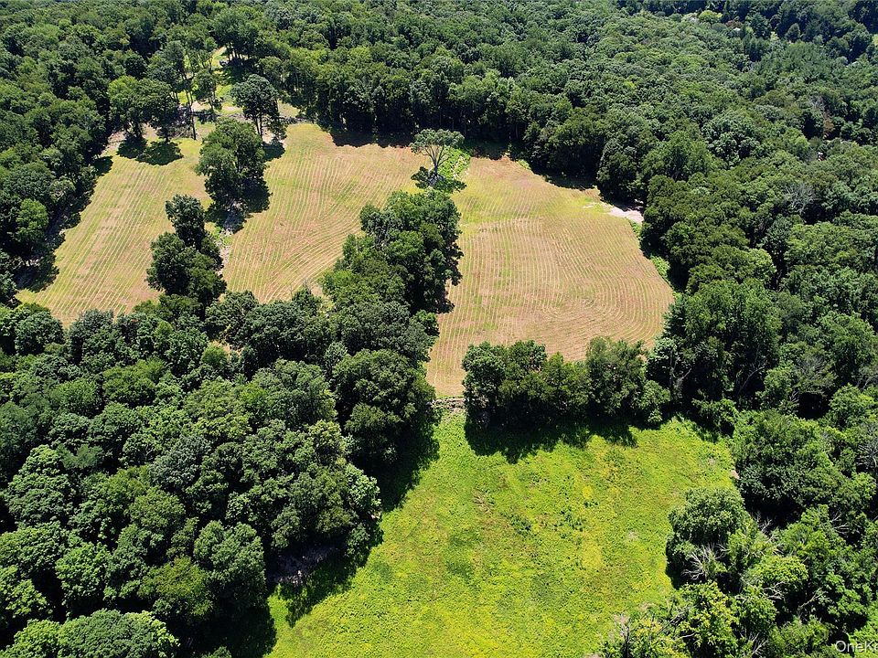 1st image of 725 Croton Lake Road