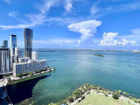 2nd image of 1900 N Bayshore Dr APT 3112