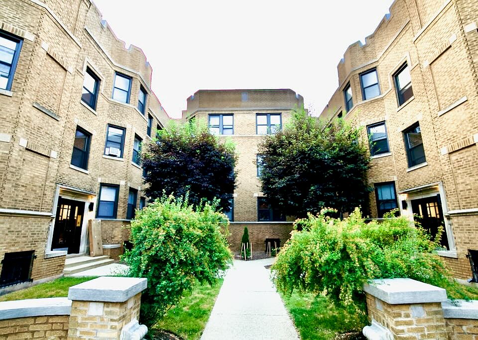 1st image of 626 W Stratford Pl #E3