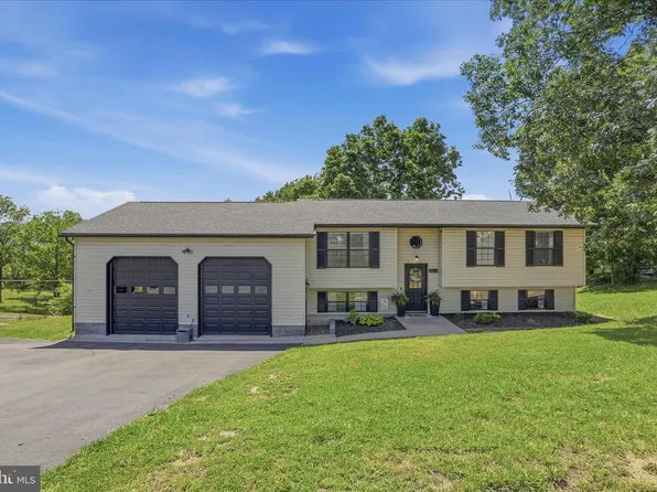 10110 Hillcrest Dr, Cumberland, MD 21502