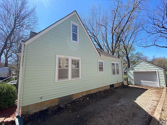 4th image of 1419 Washington St