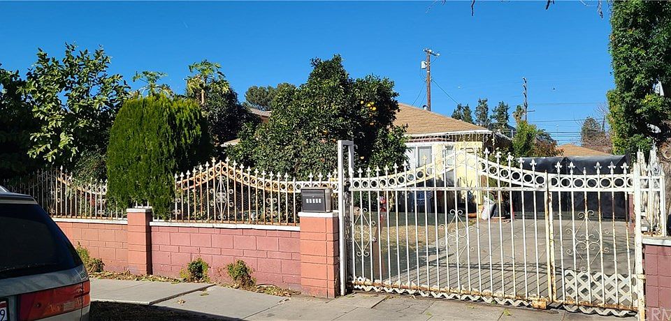 1st image of 11301 Tiara St