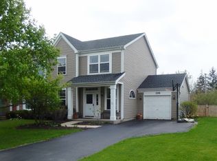 1198 Blackburn Dr, Grayslake, IL 60030