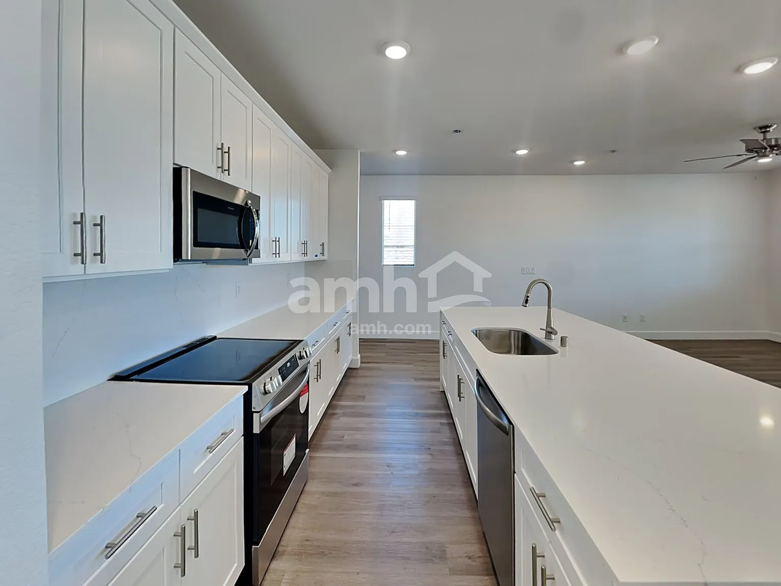 4 bed, 2.5 bath, 2144 sqft, $2,455 — Photo 3
