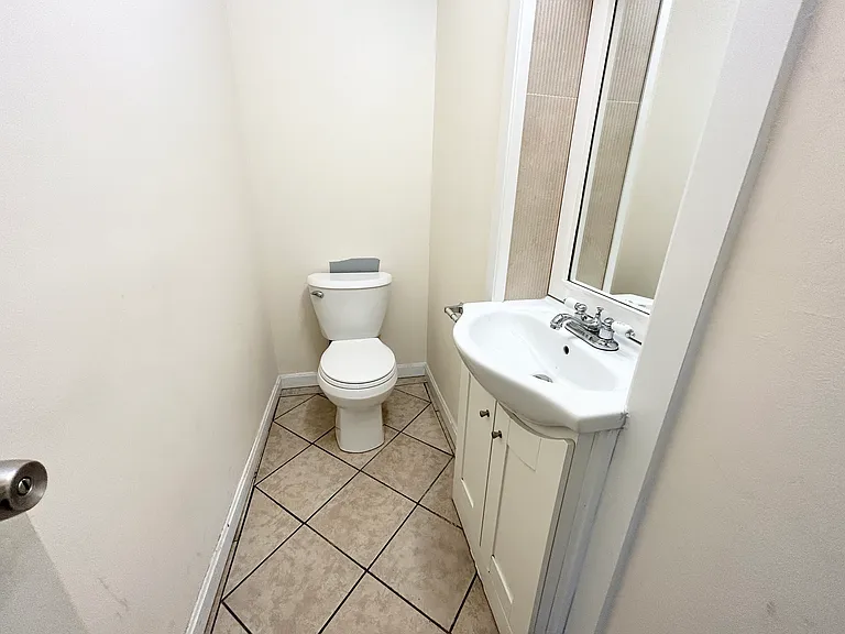 1B Folsom Ave #2G — Photo 7