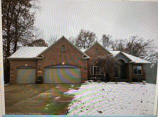 6659 Steamboat Springs Dr, White Lake, MI