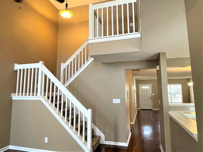 2 bed, 2.5 bath, 1600 sqft, $1,650 — Photo 2