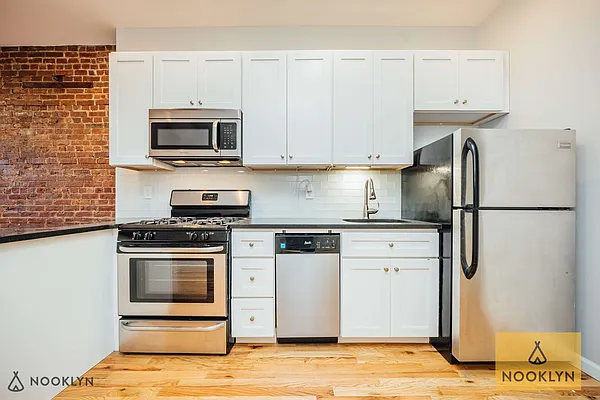 Rented by Nooklyn NYC LLC | media 43