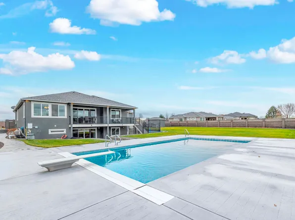 5221 W Richardson Rd, Pasco, WA 99301