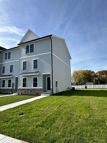 226 Rojan Rd Photo 1