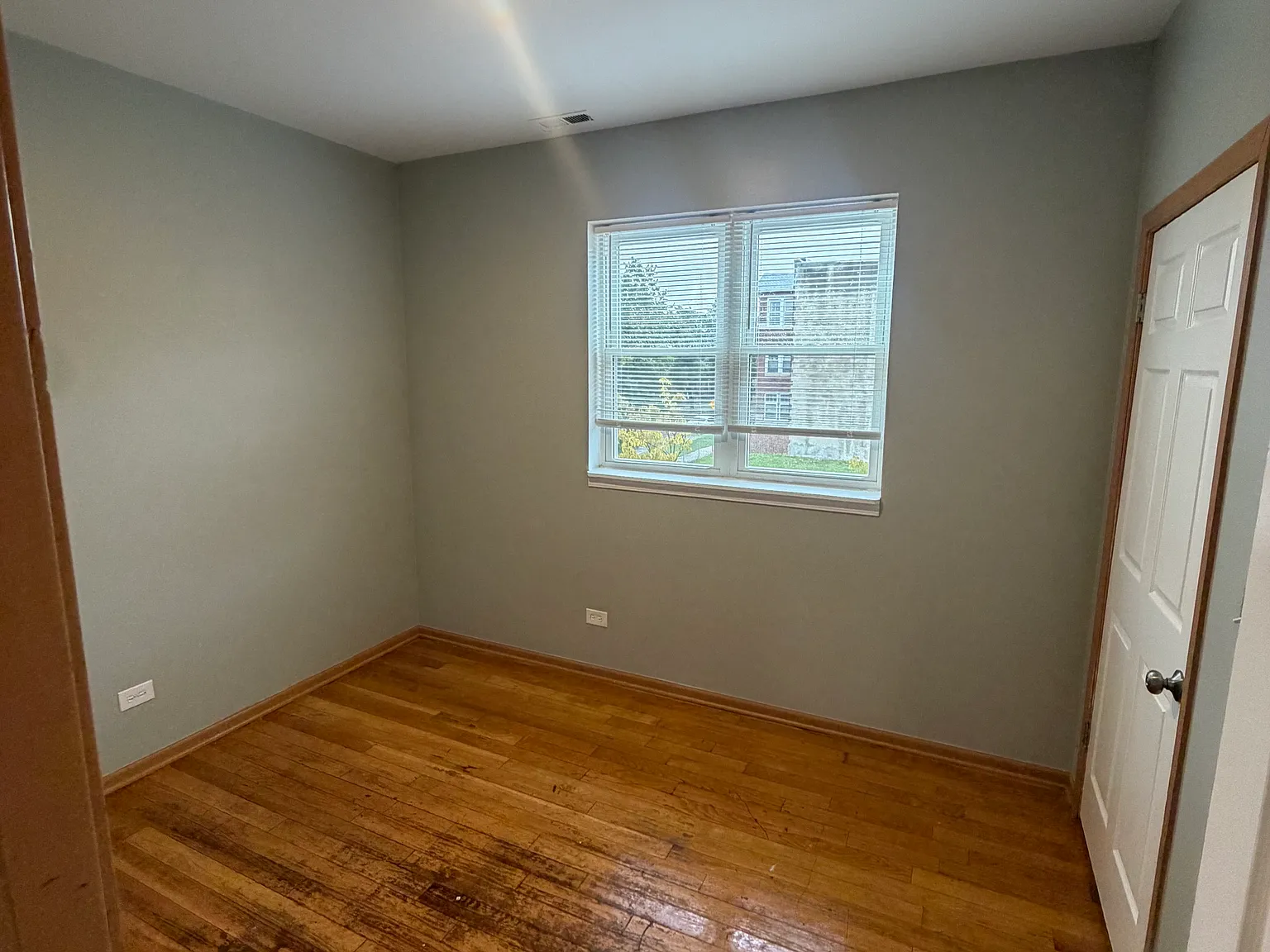 Updated 3 Bed / 2 Bath with Central Air 3901 W Van Buren — Photo 4