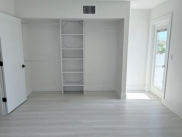 5909 S Dixie Hwy #B — Photo 6