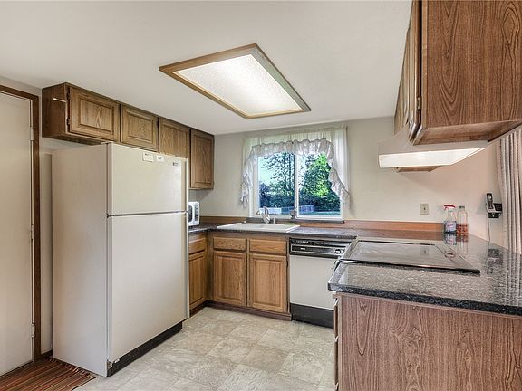 5th image of 20310 71st St E