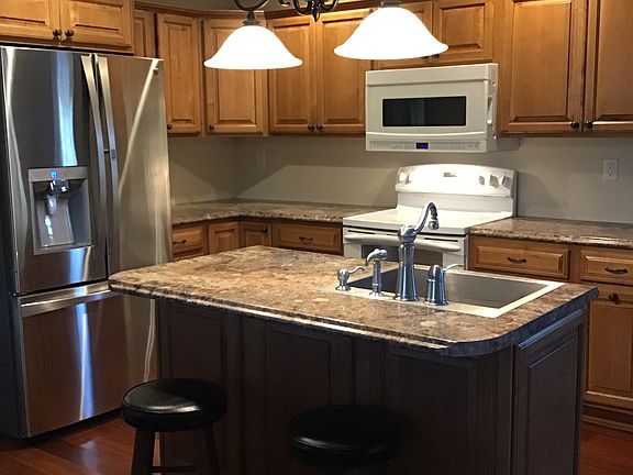 Maple with pull out shelves