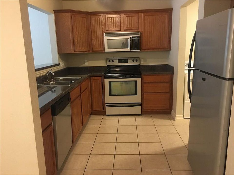 1st image of 900 S Wood Ave
