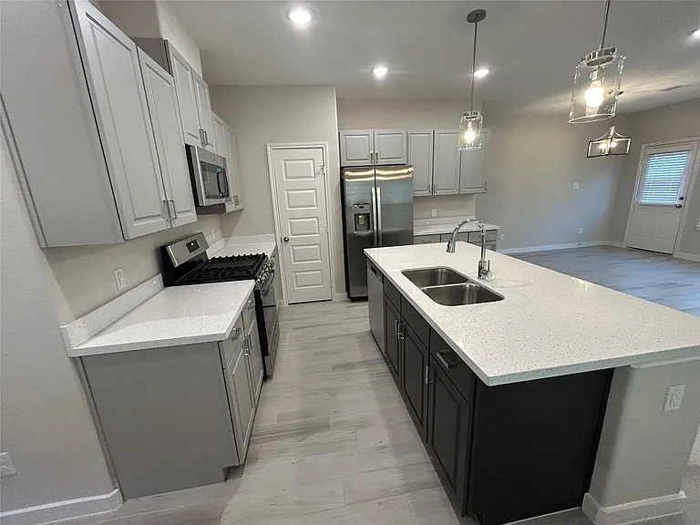1511 Revolution Way — Photo 15