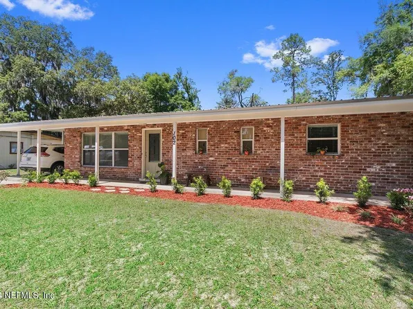 102 OAKDALE Drive, Palatka, FL 32177