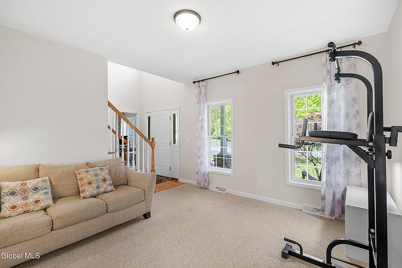 5th image of 13 Carlson Way