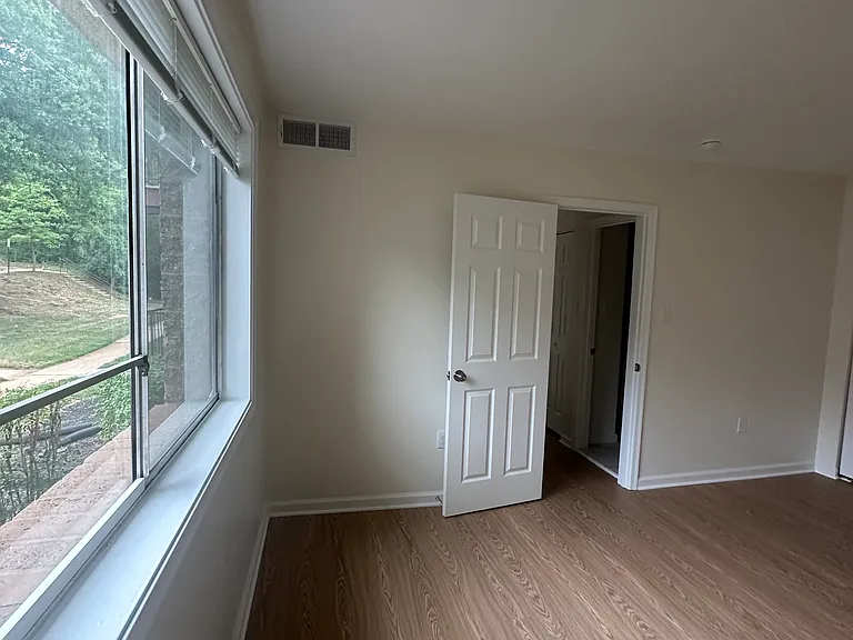 5402 85th Ave #104 — Photo 32