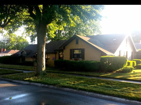 8810 Osborne Ave, Highland, IN 46322