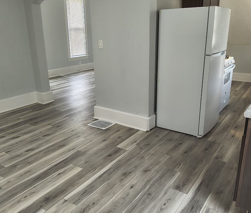 1st image of 1024 8th St NE
