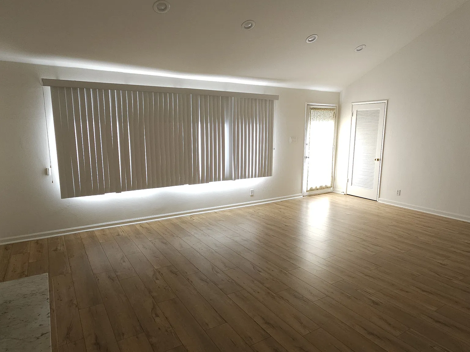 3 bed, 1800 sqft, $4,000 — Photo 1