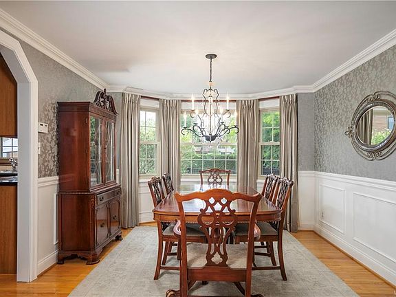 5th image of 72 Bywater Dr