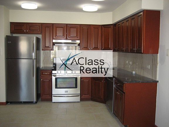 4th image of 2317 Broadway APT 2B