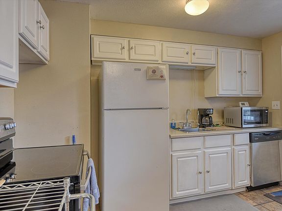 4th image of 2503 W Francis Ave