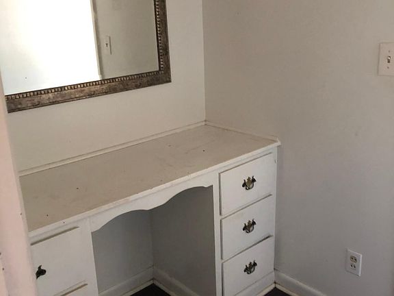 Master bedroom - dressing table between master bath and master bedroom