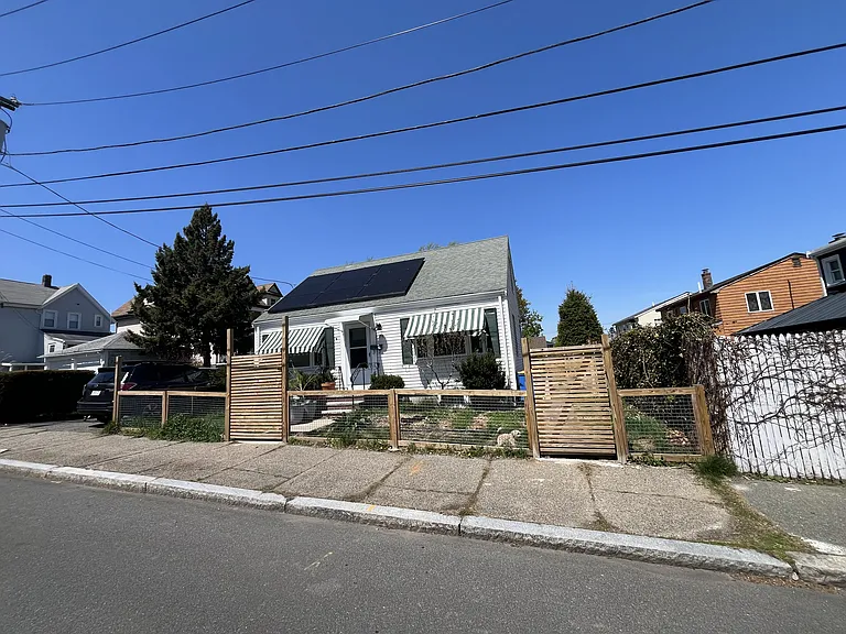 106 Centre St — Photo 3
