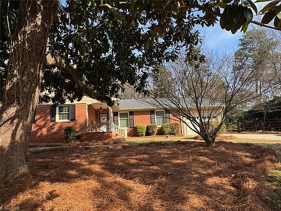 2nd image of 3315 Paddington Ln