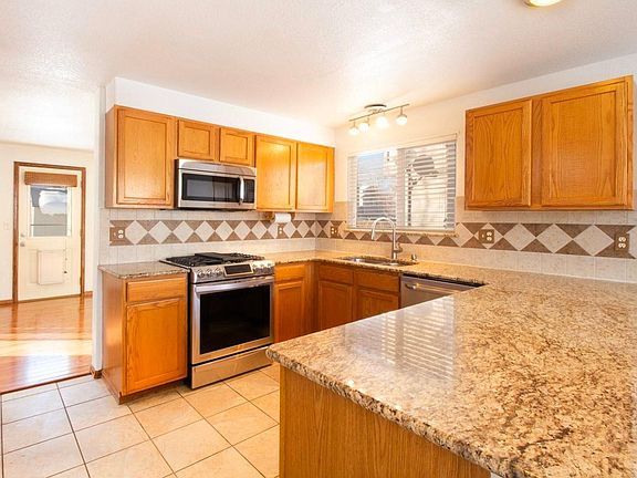 3rd image of 12557 Dale Ct