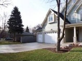 929 Rose Ln, Naperville, IL