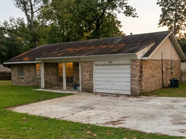 2001 Boone St, Leesville, LA 71446
