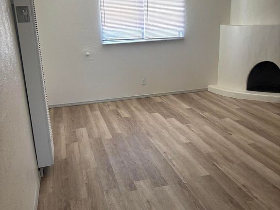 2nd image of 427 Odelia Rd NE